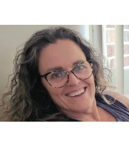 Dr Lindsay Ayerst