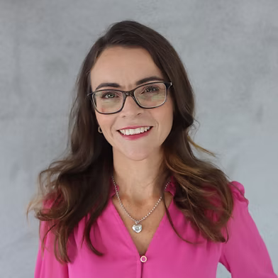 Dr Rhiarne Pronk-Scholes